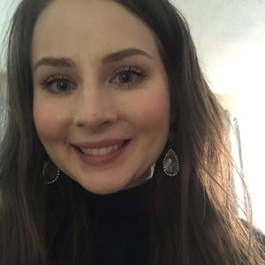 Meet your Posher, Shelby